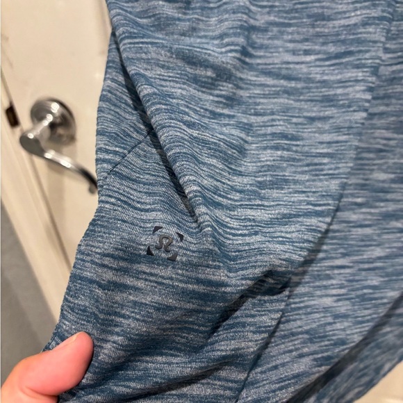 Lululemon Pulse Slub Henley Lightweight Rulu
Heathered Alberta Lake size Large - Picture 6 of 6